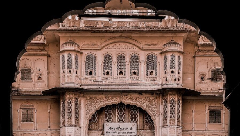 Jaipur-Literature-Festival_Amit-Chaudhuri.jpg